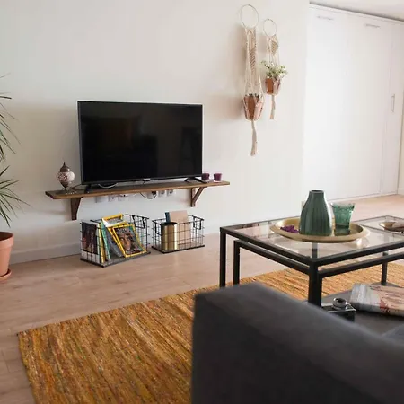 Cozy Studio With Good Views *